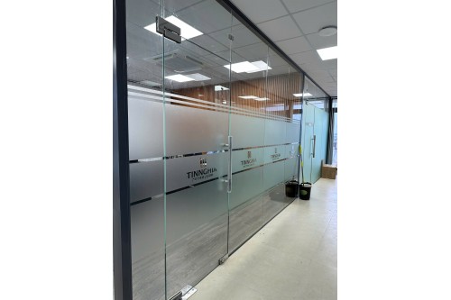 Dán Decal Kính Văn Phòng Bình Dương